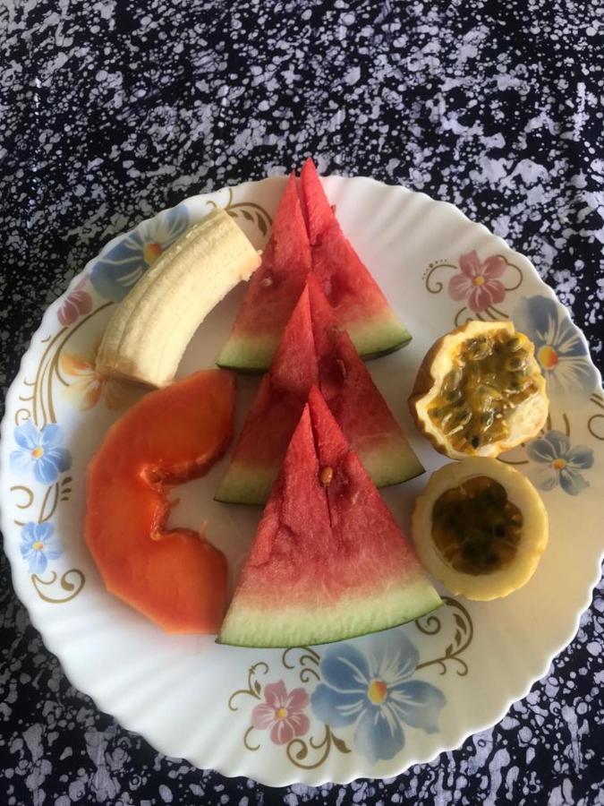 L&J Modern Backpackers Kinondoni Bed & Breakfast Dar-es-Salaam Eksteriør bilde